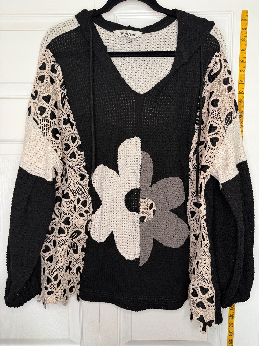 DAVI & DANI Black and Beige Crochet Flower Hoodie